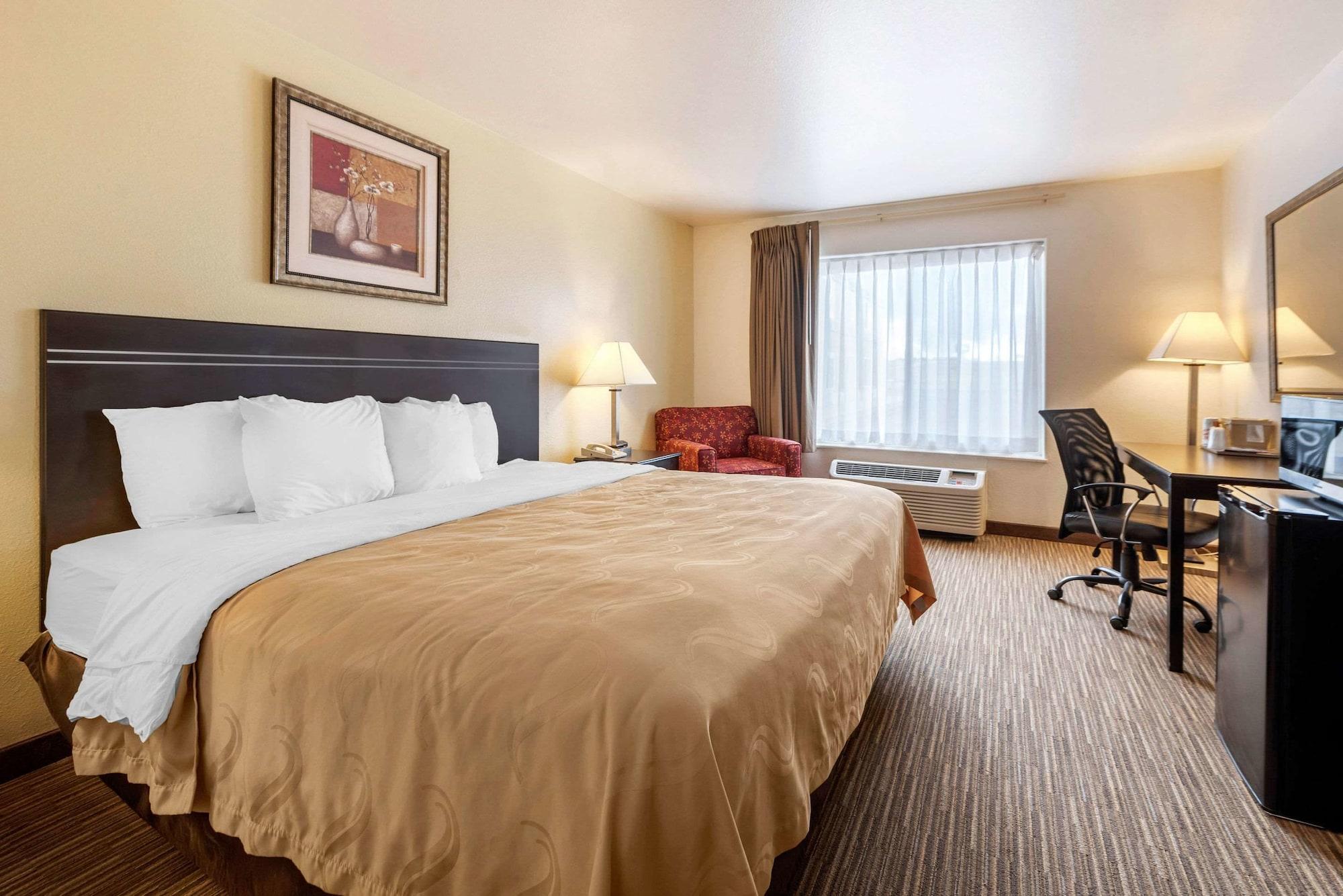 Quality Inn & Suites Limon Esterno foto