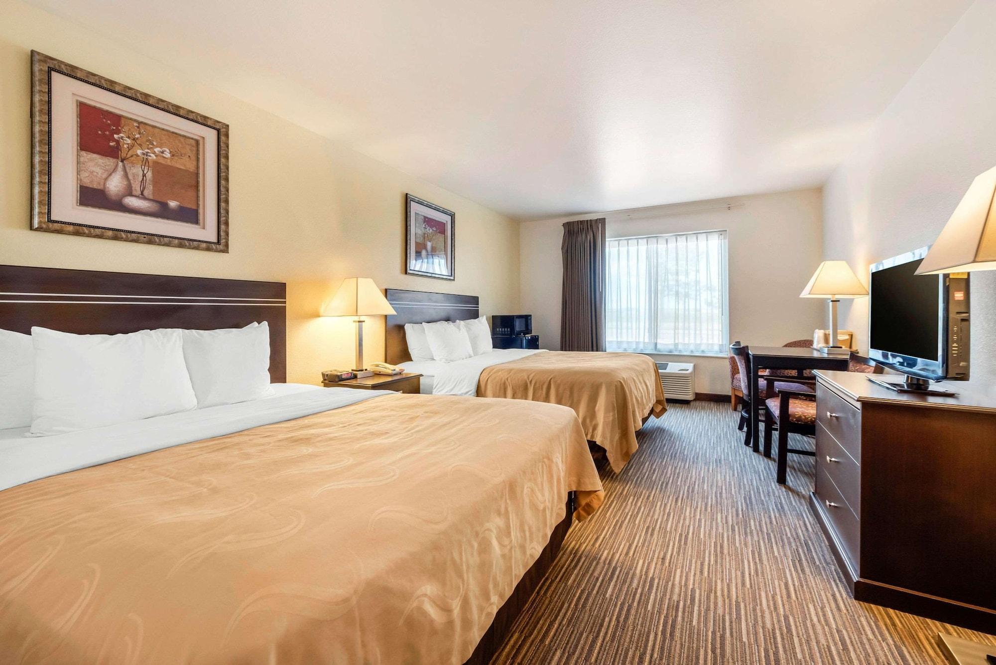 Quality Inn & Suites Limon Esterno foto