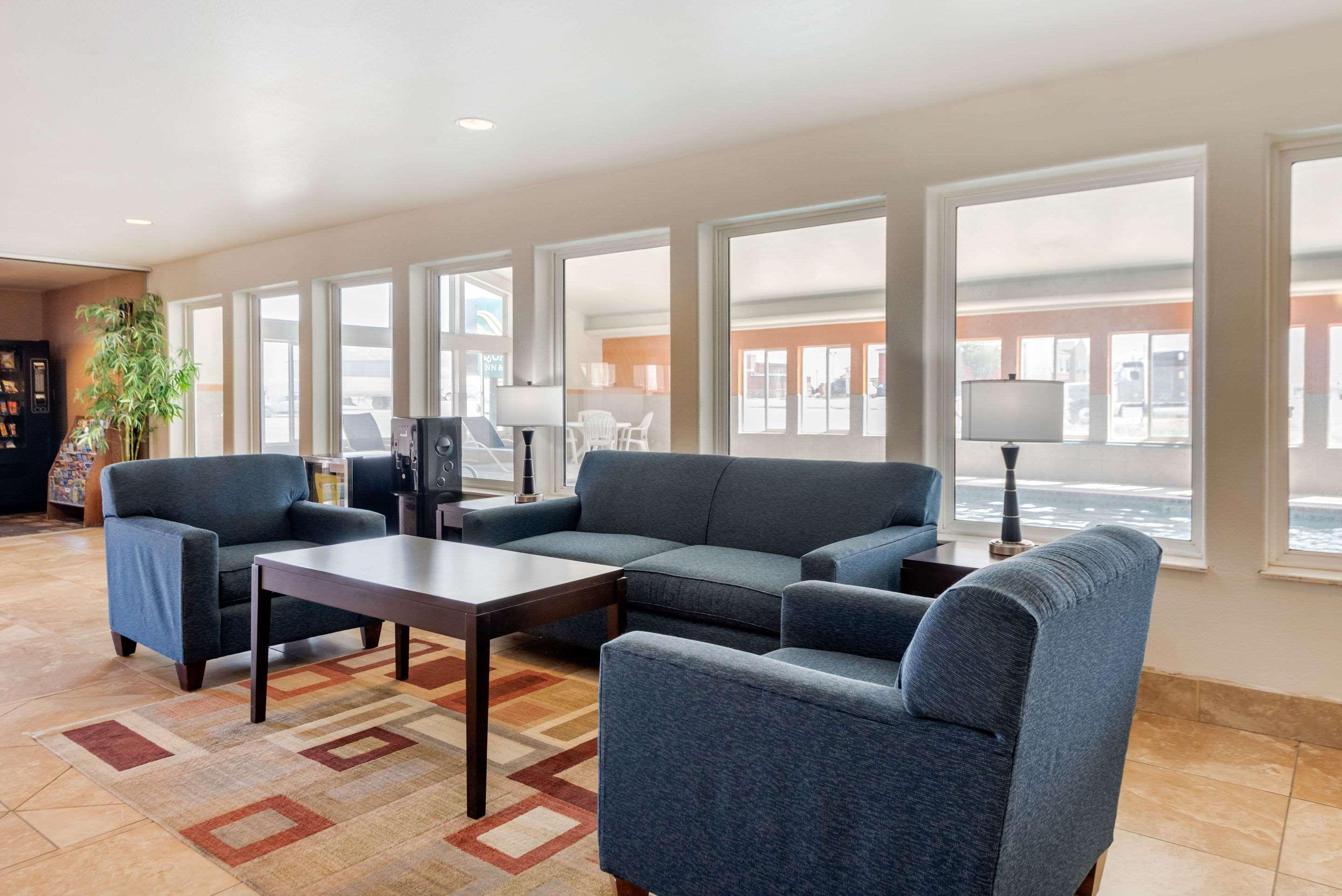 Quality Inn & Suites Limon Esterno foto