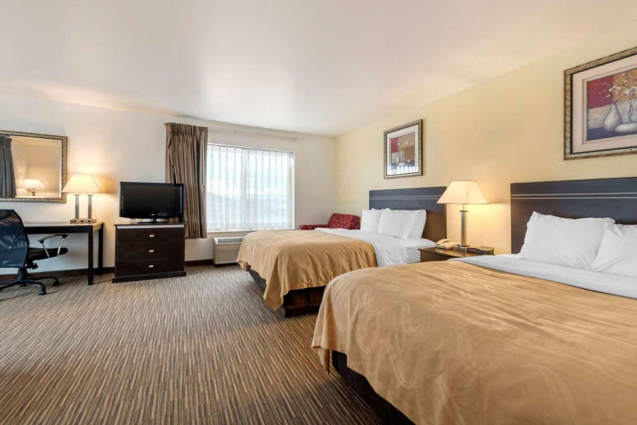 Quality Inn & Suites Limon Esterno foto